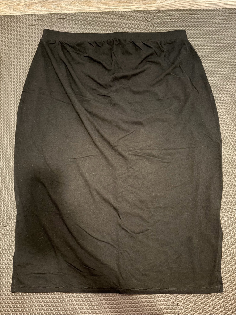 Tube Midi Maternity A-Line
Skirt - Isabel Maternity by Ingrid & Isabel™ Black L